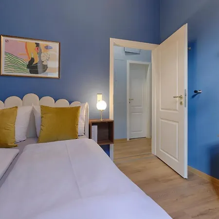 Homie Am Marktplatz - Wohnen Im Historischen Balthasar-neumann-apartment * Würzburg